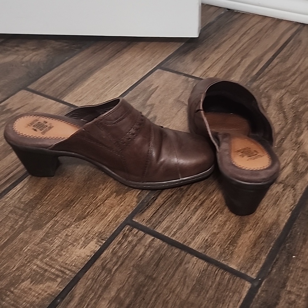 Earth Origins Brown Leather Layla Clogs Size 8​​​​ - Picture 4 of 11
